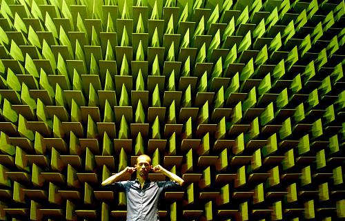     
: anechoic-chamber.jpg
: 684
:	411.9 
ID:	3585